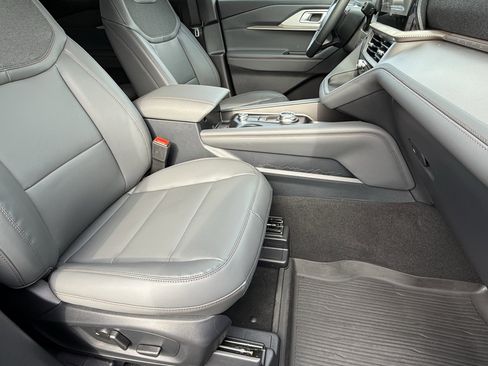 New 2026 Ford Explorer Active w/ Active Comfort Package AWD/4WD image 14