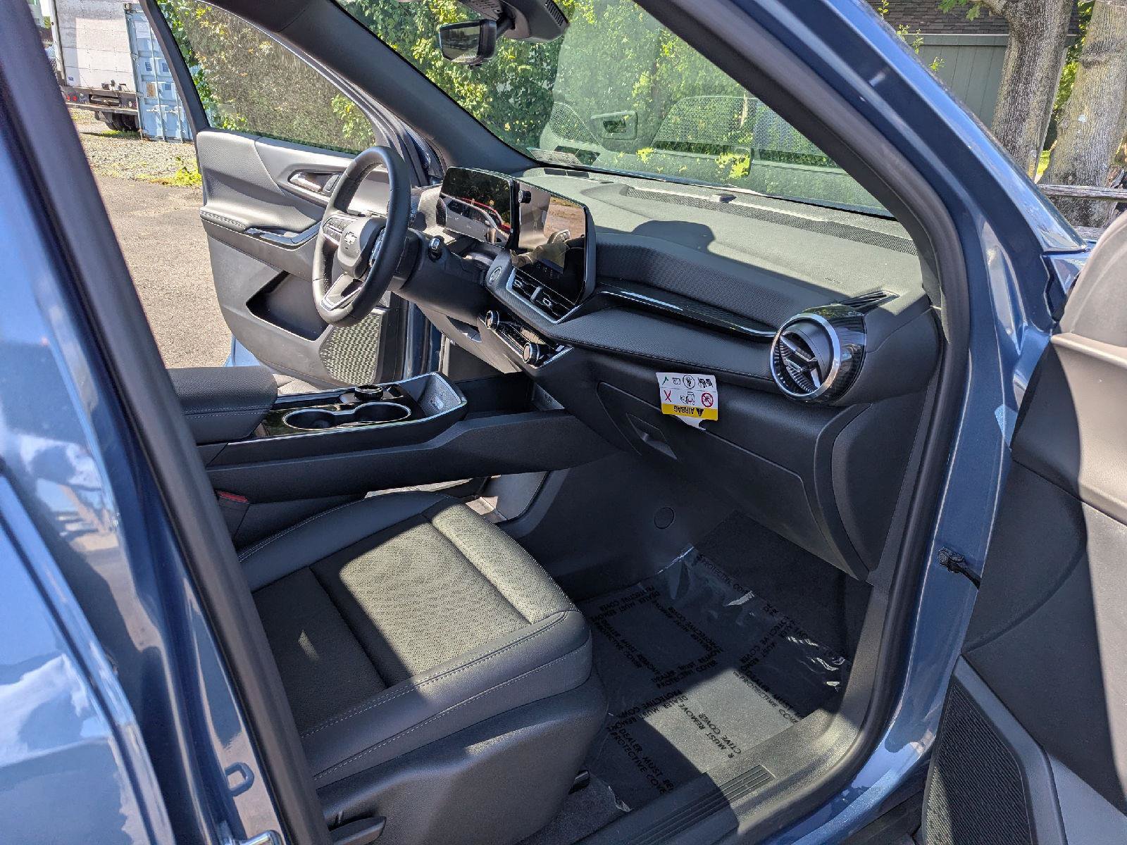 New 2027 Chevrolet Equinox LT w/ Convenience Package II AWD/4WD image 56