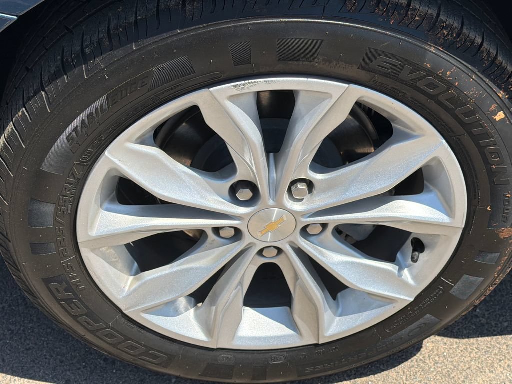Used 2025 Chevrolet Malibu LT FWD image 16