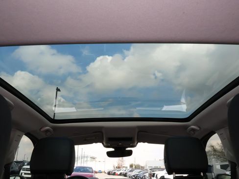 Used 2025 Land Rover Discovery Sport S image 13