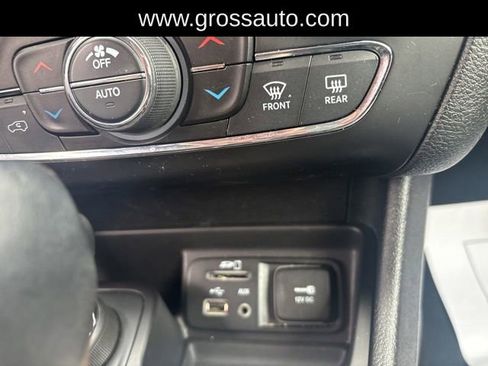 Used 2018 Jeep Cherokee Limited AWD/4WD image 16
