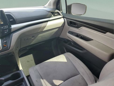 Used 2018 Honda Odyssey EX image 11