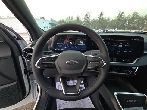 New 2026 Chevrolet Equinox LT w/ Convenience Package II image 19