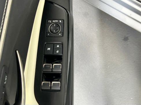 Used 2022 Lexus ES 250 w/ Premium Package image 18