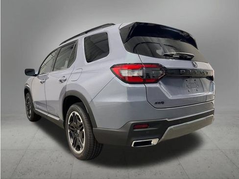New 2026 Honda Pilot Touring image 3