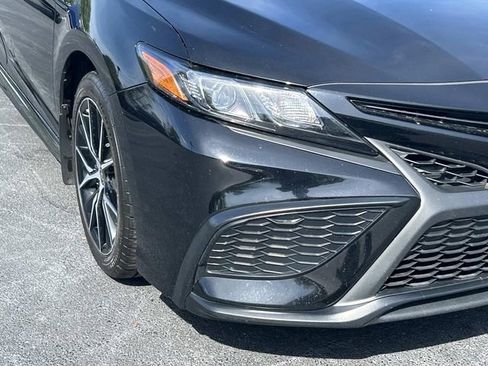 Used 2024 Toyota Camry SE image 10