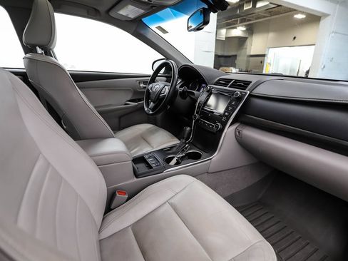 Used 2015 Toyota Camry XLE w/ Moonroof Package FWD image 29