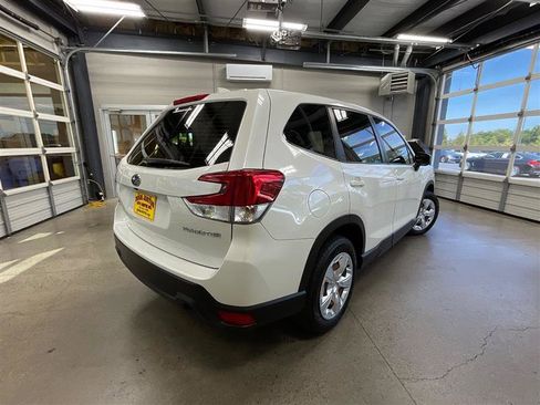 Used 2019 Subaru Forester AWD/4WD image 5