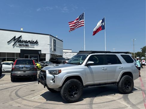 Used 2021 Toyota 4Runner TRD Off-Road AWD/4WD image 1