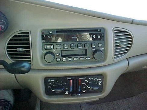 Used 2004 Buick Century Custom image 24