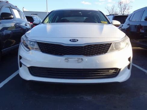 Used 2018 Kia Optima LX image 2