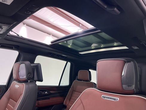Used 2023 GMC Yukon Denali Ultimate image 17