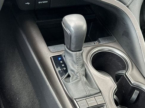 Used 2024 Toyota Camry SE image 22