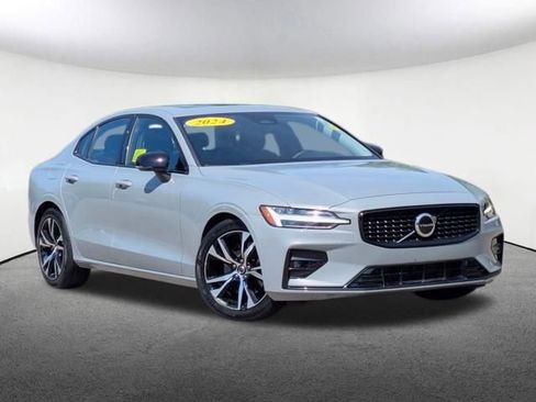 Used 2024 Volvo S60 B5 Core FWD image 2