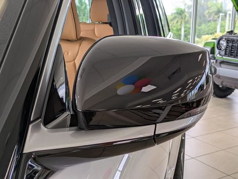 New 2025 Jeep Grand Cherokee Summit image 12