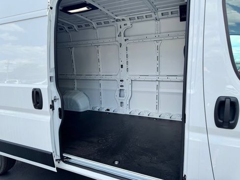 New 2026 RAM ProMaster 2500 w/ Quick Order Package 22G SLT FWD image 12