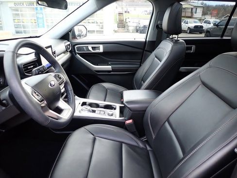 Used 2023 Ford Explorer XLT w/ Equipment Group 202A image 15