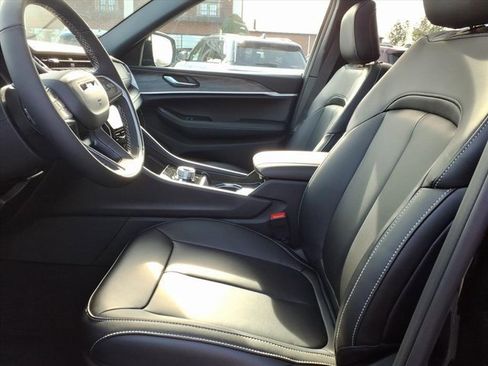 New 2025 Jeep Grand Cherokee L Limited image 7