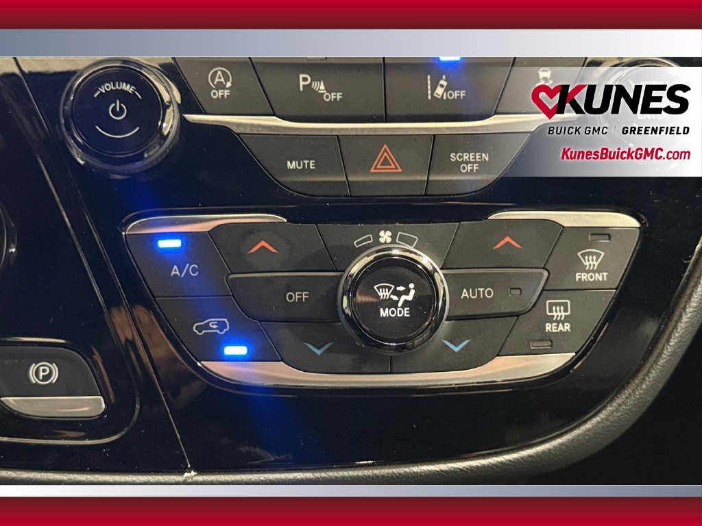 Used 2025 Chrysler Pacifica Select FWD image 28
