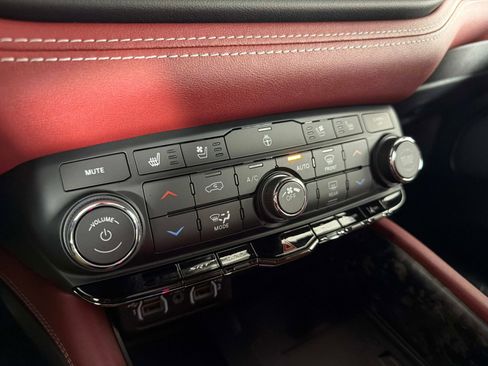 Used 2021 Dodge Durango SRT Hellcat w/ Premium Interior Group AWD/4WD image 45