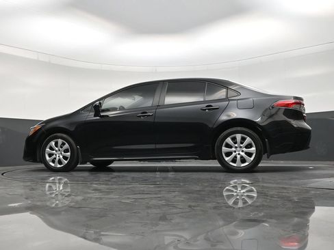 Used 2025 Toyota Corolla LE FWD image 21