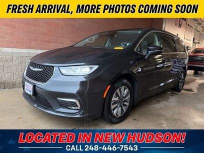 Used 2023 Chrysler Pacifica Touring-L