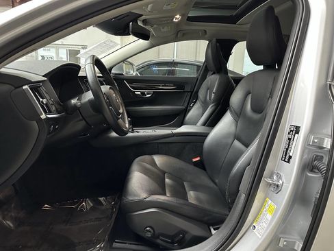 Used 2017 Volvo S90 T6 Momentum w/ Vision Package image 11