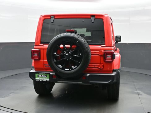 Used 2025 Jeep Wrangler Unlimited Sahara AWD/4WD image 7