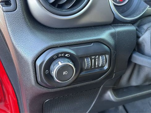 Used 2020 Jeep Wrangler Sport image 8