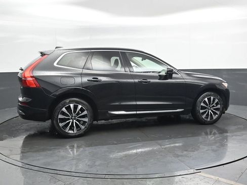 Used 2023 Volvo XC60 B5 Plus image 4