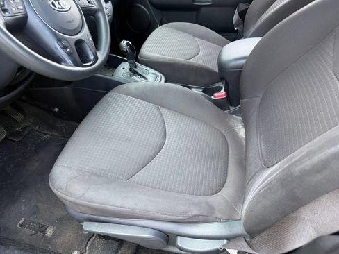 Used 2012 Kia Soul FWD image 11