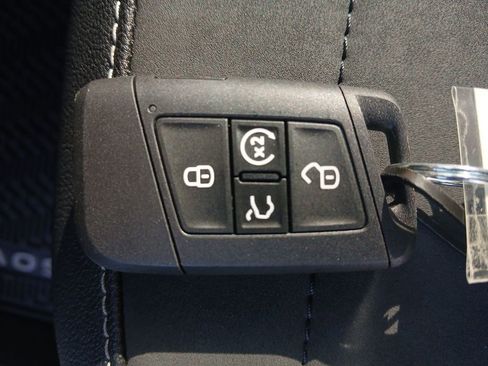 New 2026 Volkswagen Taos SE FWD image 28