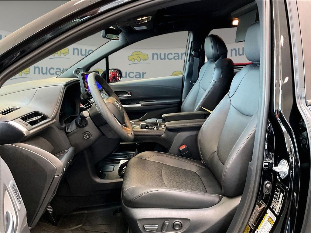 New 2026 Toyota Sienna Platinum AWD/4WD image 11