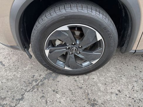 Used 2025 Nissan Rogue SV image 25