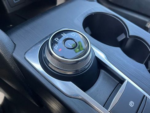 Used 2022 Ford Escape SE image 23