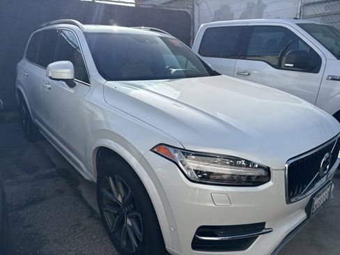Used 2018 Volvo XC90 T6 Momentum w/ Convenience Package image 1