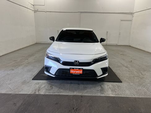 Used 2024 Honda Civic Sport image 2
