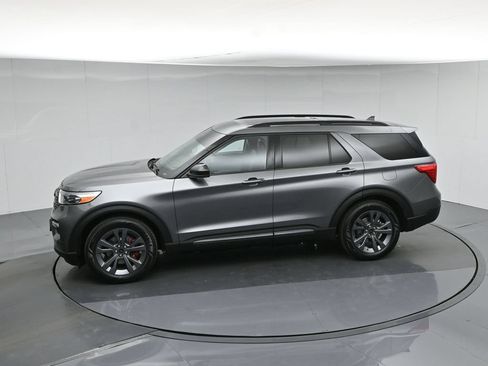 Certified 2023 Ford Explorer XLT w/ Equipment Group 202A RWD image 47