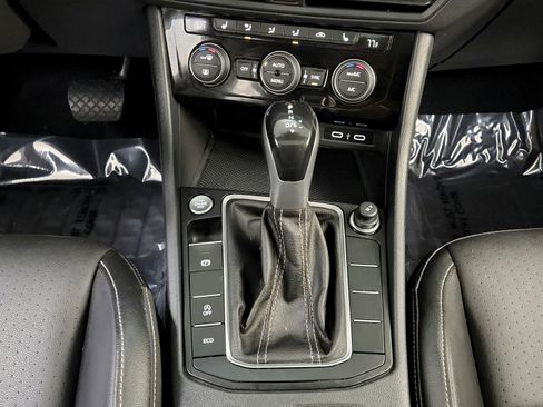 Used 2022 Volkswagen Jetta SE w/ Panoramic Sunroof Package FWD image 24