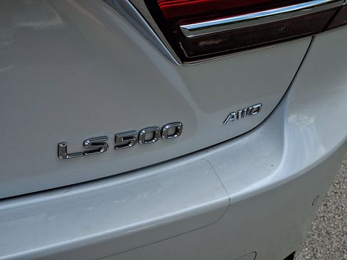 Used 2018 Lexus LS 500 AWD w/ Interior Upgrade Package image 29