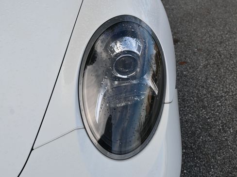 Certified 2018 Porsche 911 Carrera 4S image 16