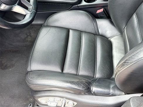 Used 2018 Porsche Macan Turbo w/ Premium Package Plus image 21