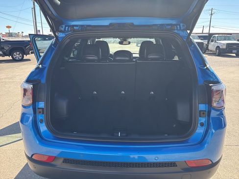 Used 2025 Jeep Compass Limited image 19