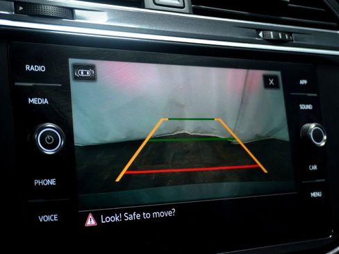 Certified 2023 Volkswagen Tiguan SE w/ Panoramic Sunroof Package image 25