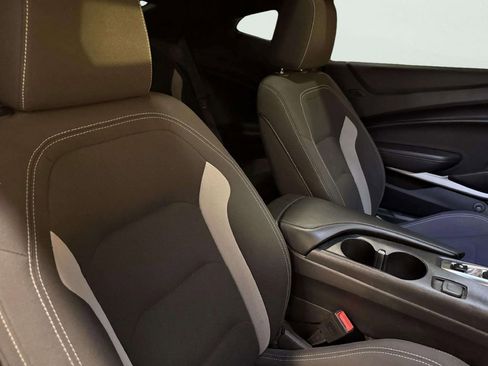 Used 2021 Chevrolet Camaro LT w/ Technology Package image 21