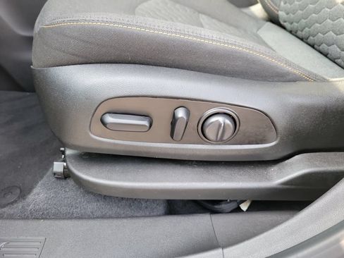 Used 2021 Chevrolet Equinox LT FWD image 20