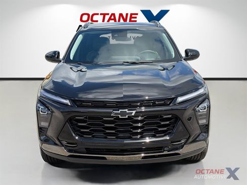 Used 2025 Chevrolet Trax ACTIV FWD image 2