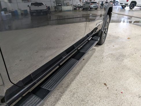 Used 2020 GMC Sierra 2500 AT4 w/ AT4 Premium Package image 11