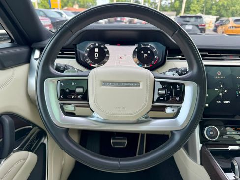 Used 2023 Land Rover Range Rover SE AWD/4WD image 19