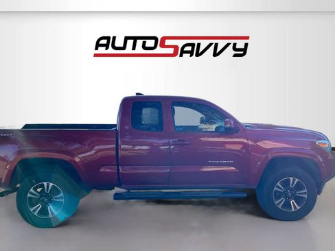 Used 2016 Toyota Tacoma TRD Sport image 8